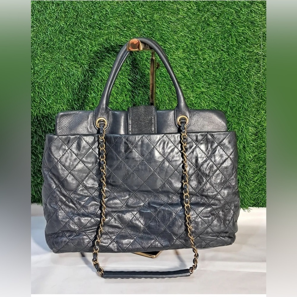 Chanel Stingray Glazed Calfskin Bindi Tote Bag - Picture 3 of 15